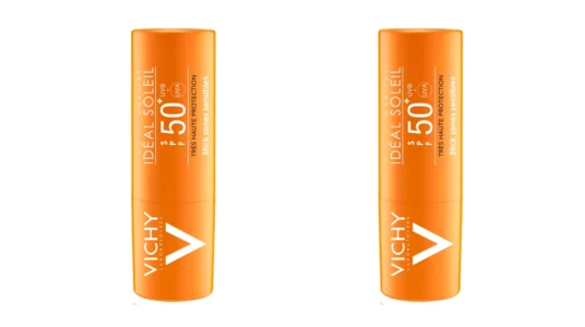 2 protectores solares en stick Vichy Zonas Sensibles SPF50+