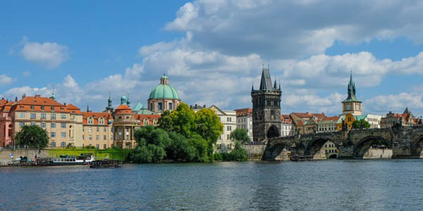 viaje a Praga en pareja oferta de vuelos y hotel