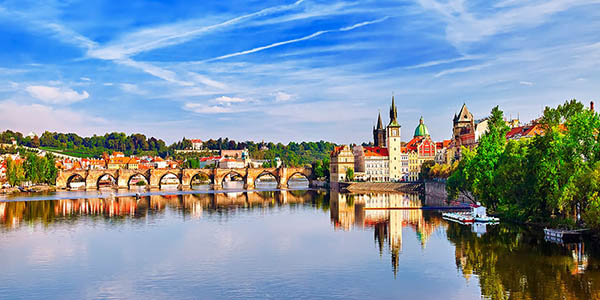 vuelo y alojamiento a Praga en verano chollo