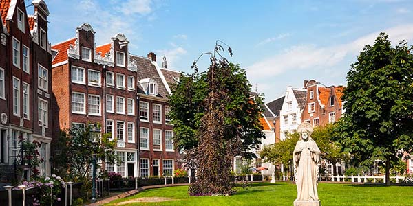 viajar a Ámsterdam con presupuesto low cost hotel de primera categoría