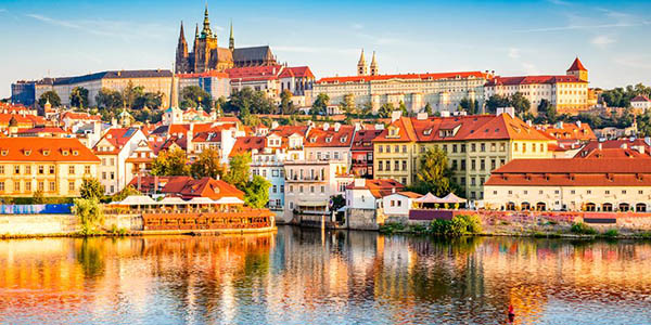 Praga escapada en familia barata en hotel céntrico
