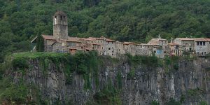 Castellfollit de la Roca escapada barata