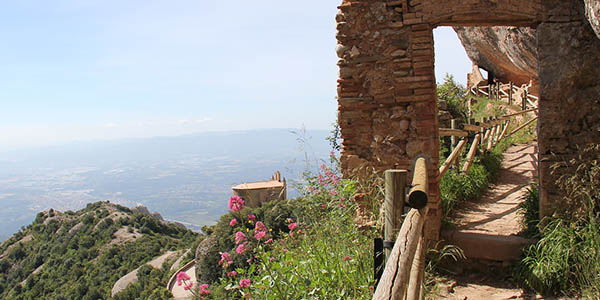 escogemos las mejores rutas de montaña y senderismo en España