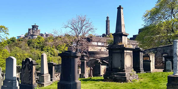 Old Canton cementerio de Edimburgo con tumba de David Hume