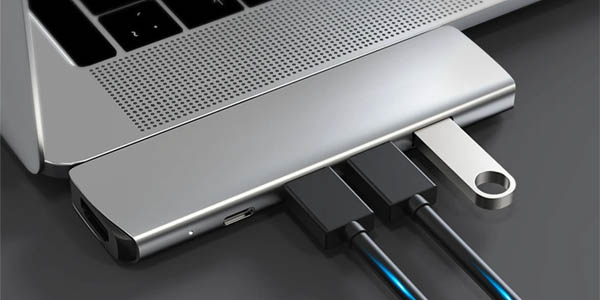 Adaptador NOV8Tech 7 en 1 USB-C con puerto de carga