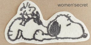 Alfombra de borreguito Snoopy para la ducha barata en Women’Secret