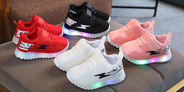 Zapatillas de deporte LED para niños baratas en AliExpress