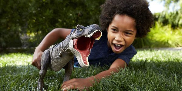 Dinosaurio articulado Jurassic World T-Rex golpea y devora para niños barato en Amazon