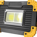 Foco LED exterior Yifanao de 100W con resistencia al agua IPX6