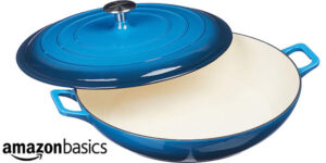 Chollo Cacerola de hierro fundido esmaltado Amazon Basics de 3,1 litros con tapa