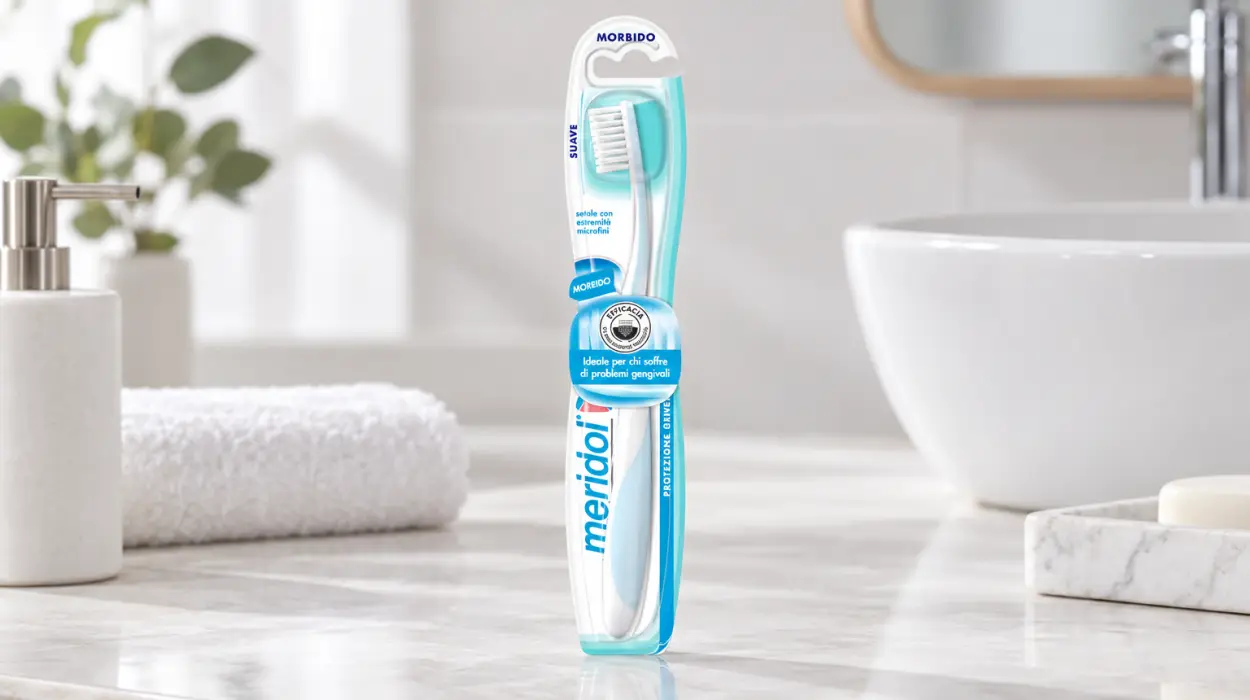 Cepillo dental Meridol suave de protección de encías