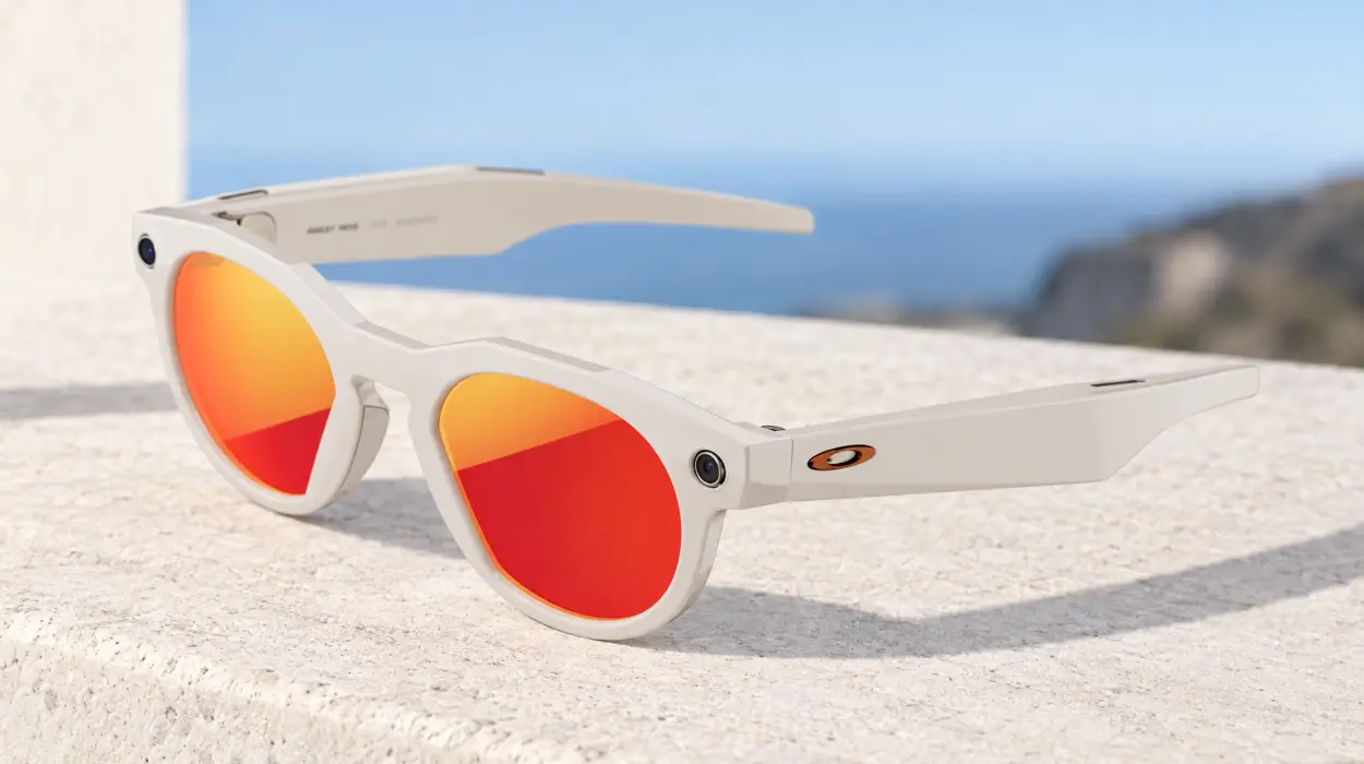 Gafas inteligentes Oakley Meta HSTN con cámara de 12 MP y control por voz