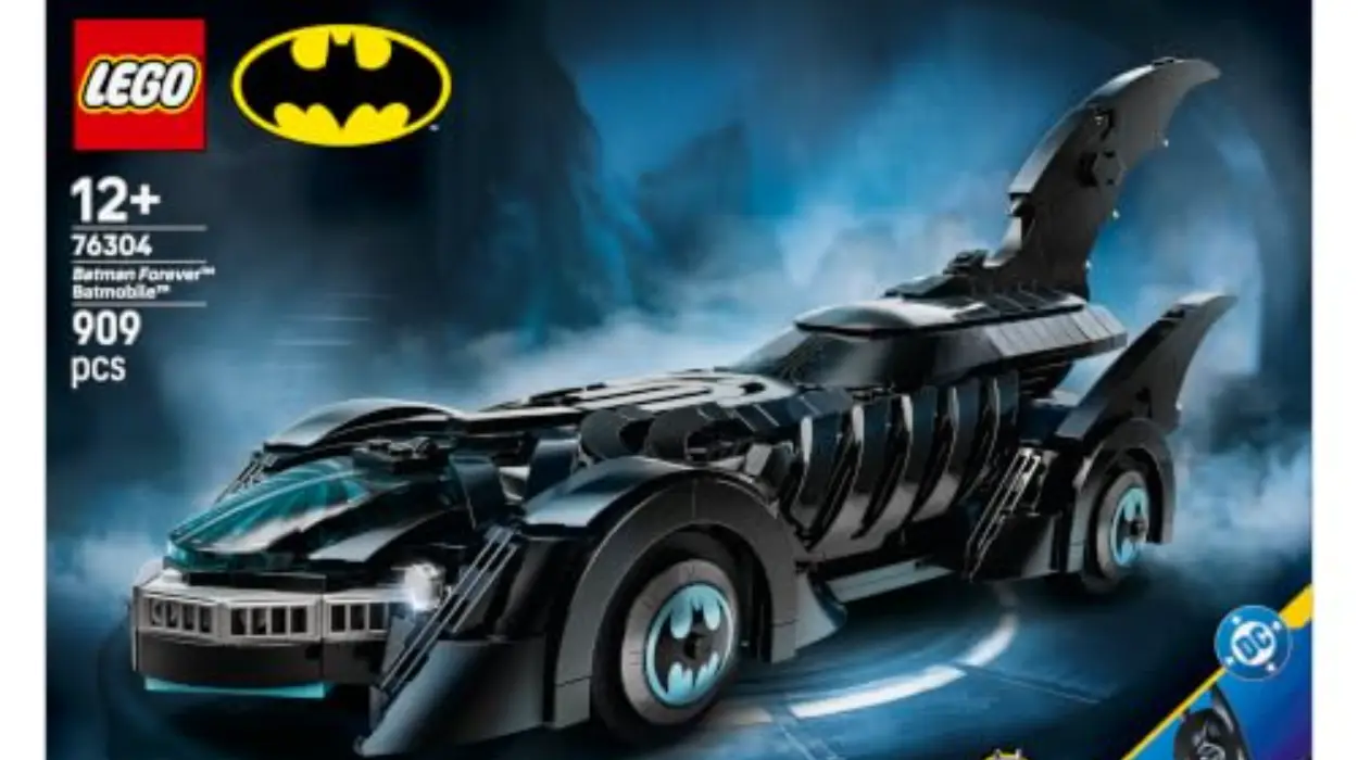LEGO DC Batmóvil de Batman Forever 76304 con minifigura de Batman