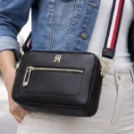 Bolso bandolera Tommy Hilfiger Iconic Camera Bag