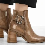 Botines de charol con tacón ancho XTI para mujer
