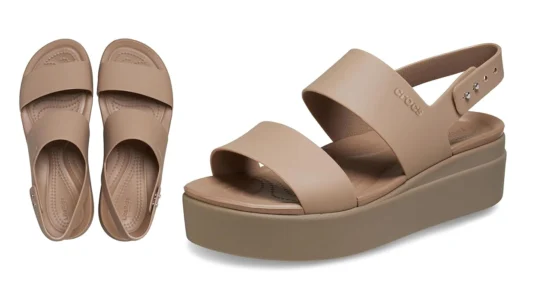 Crocs Brooklyn Low Wedge W en color beige