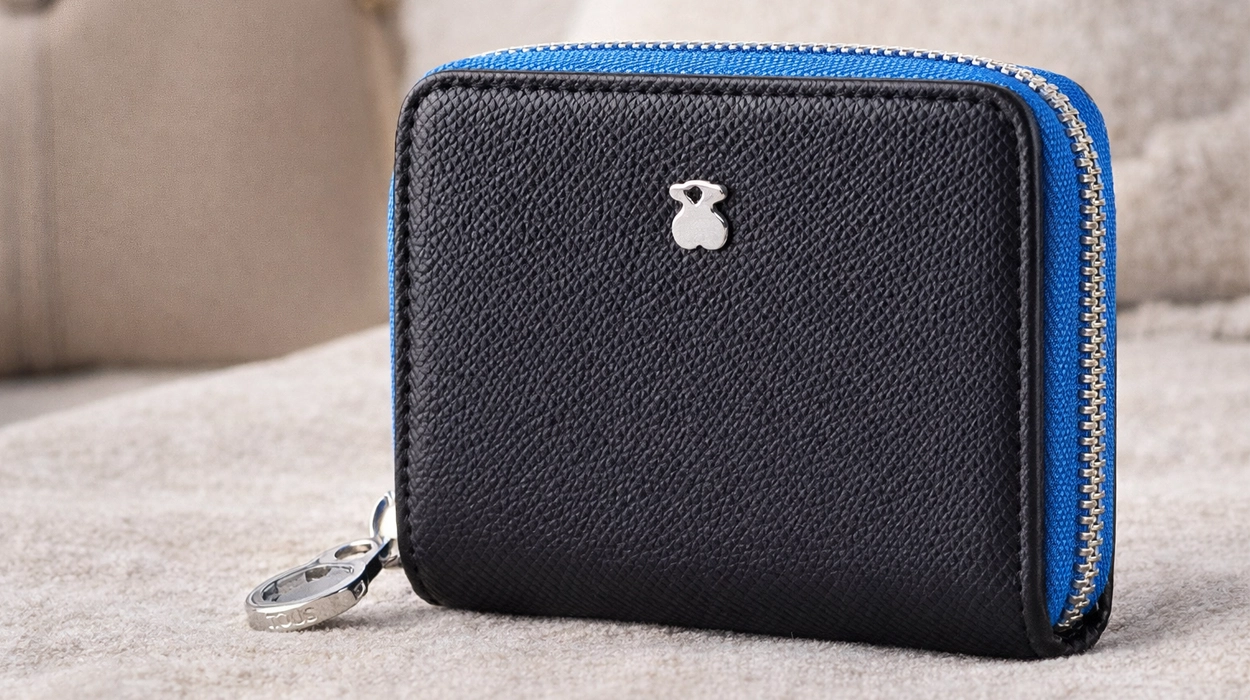 TOUS Monedero Mediano de Poliuretano con Efecto Saffiano