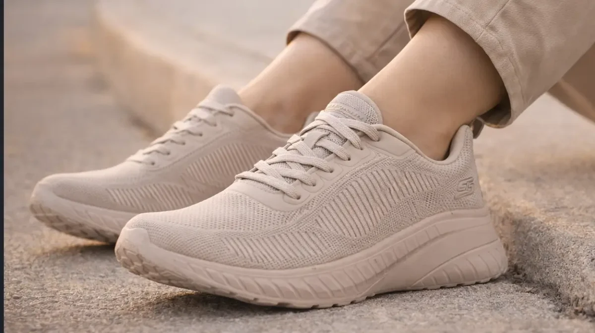 Estas son las zapatillas que te acompañarán en la calle y en el gimnasio: Skechers Bobs Squad Chaos en color Nude