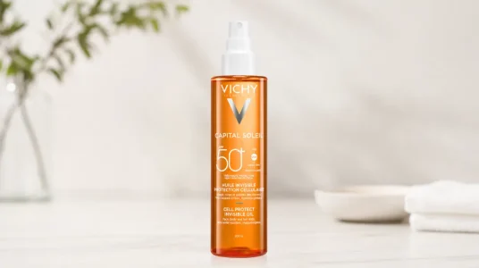 Vichy Aceite Invisible Cell Protect SPF 50+ para proteger tu piel del sol