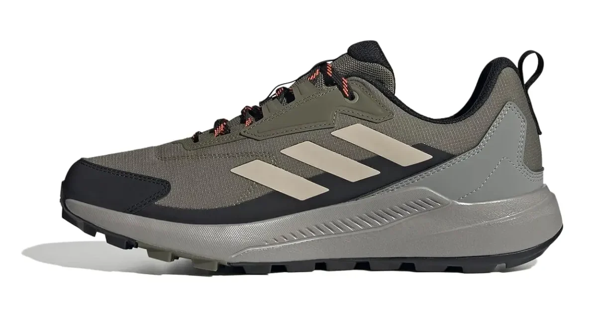 Conquista cualquier terreno con las chulísimas Adidas Terrex Anylander Rain.rdy, hoy a precio MÍNIMO en este bonito color