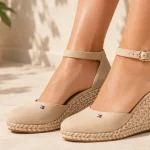 Alpargatas de cuña Tommy Hilfiger Flag FW0FW09225 para mujer en beige