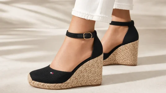 Alpargatas Tommy Hilfiger Flag FW0FW09225 de cuña y punta cerrada para mujer