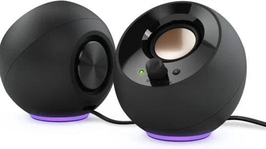 Creative Pebble SE: altavoces para PC minimalistas 2.0 con iluminación RGB y USB-C