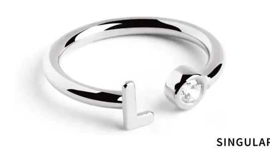 Anillo SINGULARU Letter Diamond "L"