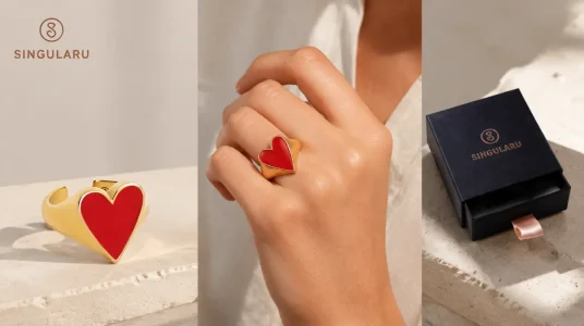 Anillo ajustable en forma de corazón de Singularu con esmalte rojo y baño de oro de 18 kt