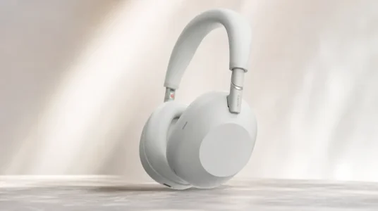 Auriculares Bluetooth Sony WH-1000XM6 con cancelación de ruido, cómodos y hasta 30 horas de batería