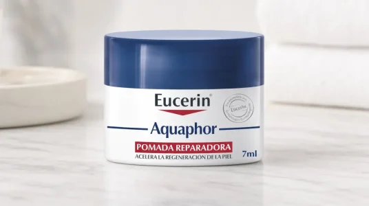 Eucerin Aquaphor Pomada Reparadora de 7 ml para labios agrietados y piel seca