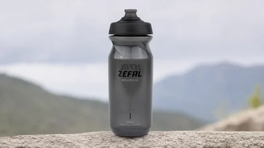 Bidón Zefal Sense Pro 65 de 650 ml para bicicleta, ligero y hermético