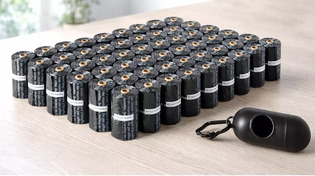Pack de 900 bolsas para heces de perro Amazon basics baratas en Amazon