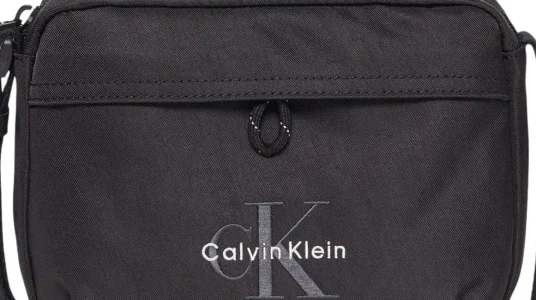 Chollo bolso cruzado calvin klein bold camera bag para hombre