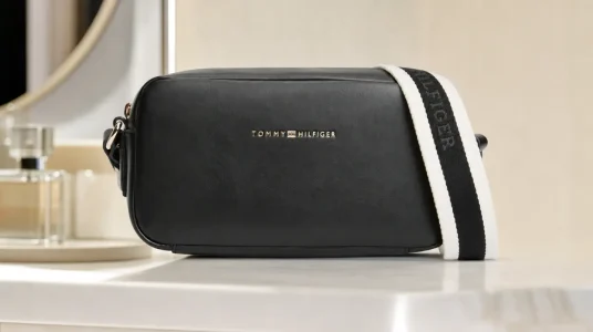 Bolso bandolera Tommy Hilfiger TH Essential Camera Bag para mujer