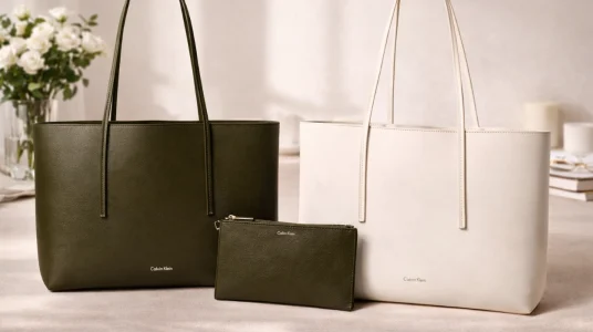 bolso-tote-calvin-klein-foil-logo-con-neceser-a-juego