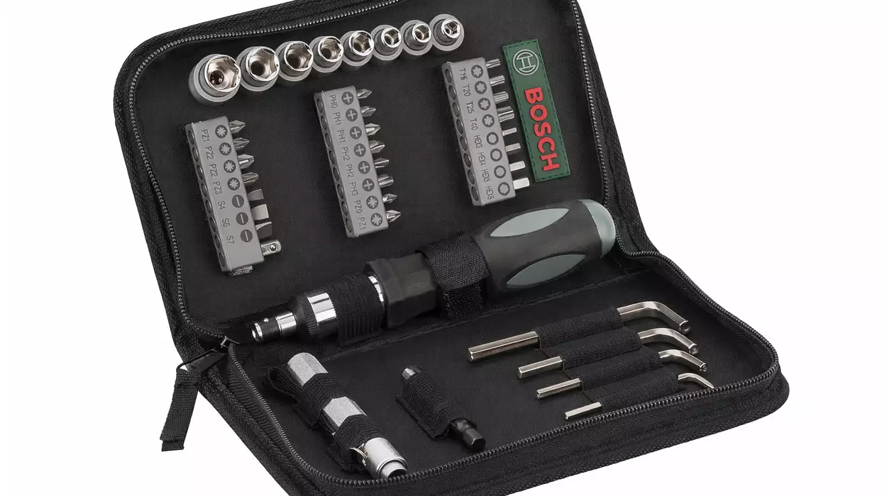 Chollo Maletín Bosch Xline de 38 piezas para atornillar 