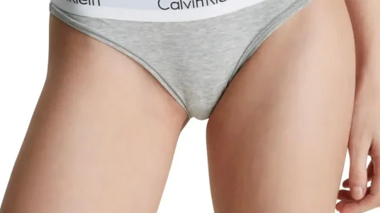 Chollo Braguita Calvin Klein tipo bikini para mujer