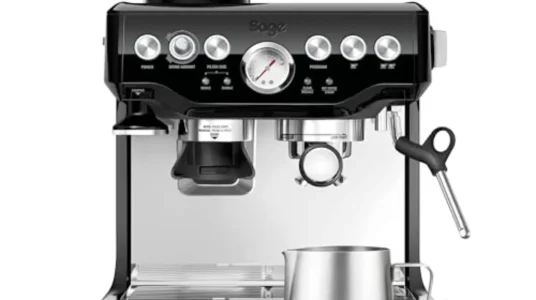Cafetera Sage The Barista Express con molinillo y espumador manual