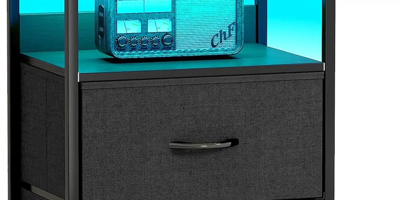 CAIYUN Mesita de noche con LED y función de carga, mesa auxiliar con cajón, mesitas de noche con 2 conexiones AC y 2 puertos USB C, mesas auxiliares para salón, dormitorio (negro)