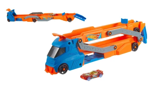 camión transportador Hot Wheels transformable en pista HYT83