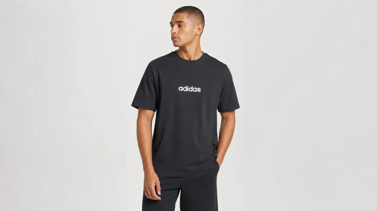 Camiseta adidas Essentials Linear negra para hombre