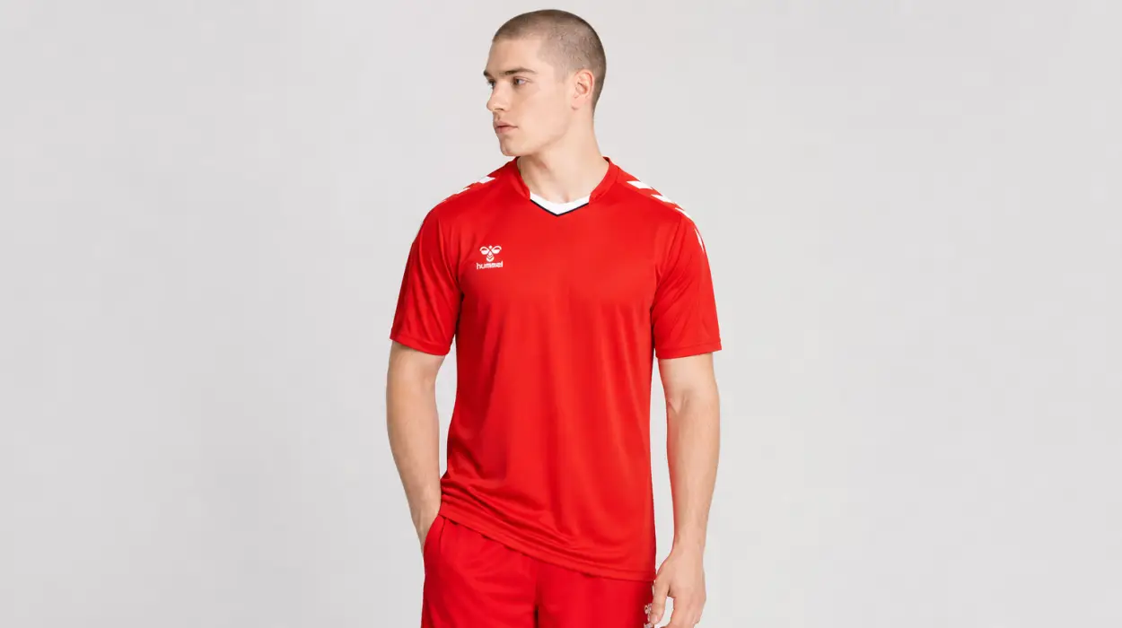 Camiseta Hummel Hmlcore XK Poly Jersey transpirable y de secado rápido para hombre