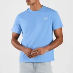 Camiseta Reebok Cody para hombre con logo pequeño y cuello redondo
