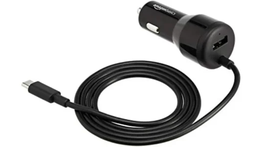 Cargador para coche Amazon Basics USB-C 18W y USB-A 12W con cable incluido