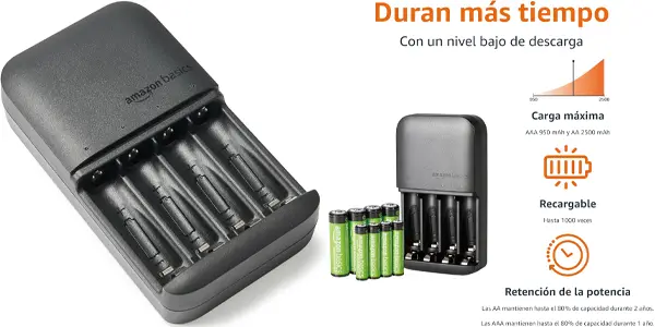 Cargador de pilas + 4x pilas AA + 4x pilas AAA Amazon Basics