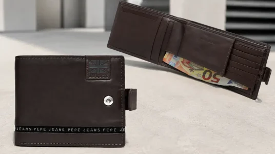 Cartera horizontal Pepe Jeans Tape de piel con cierre de clic y protección RFID