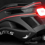 Casco de ciclismo COLNELS con luz trasera