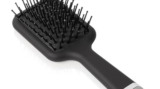 Ghd The Mini All-Rounder: cepillo de pala compacto para peinados óptimos