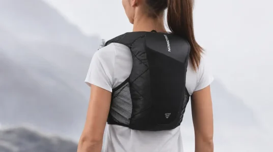 Chaleco de hidratación Salomon Active Skin 12 para trail running y senderismo